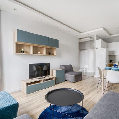 ורשה In Apartments Okecie מראה חיצוני תמונה